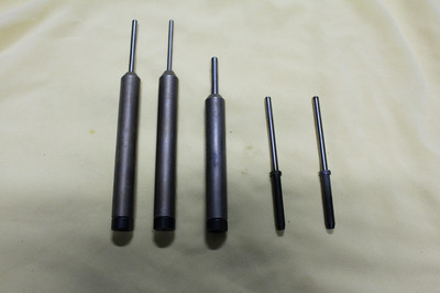 昆山開發(fā)區(qū)佳鴻機(jī)械五金廠 專業(yè)提供鉚合機(jī)等設(shè)備及緊固件解決方案